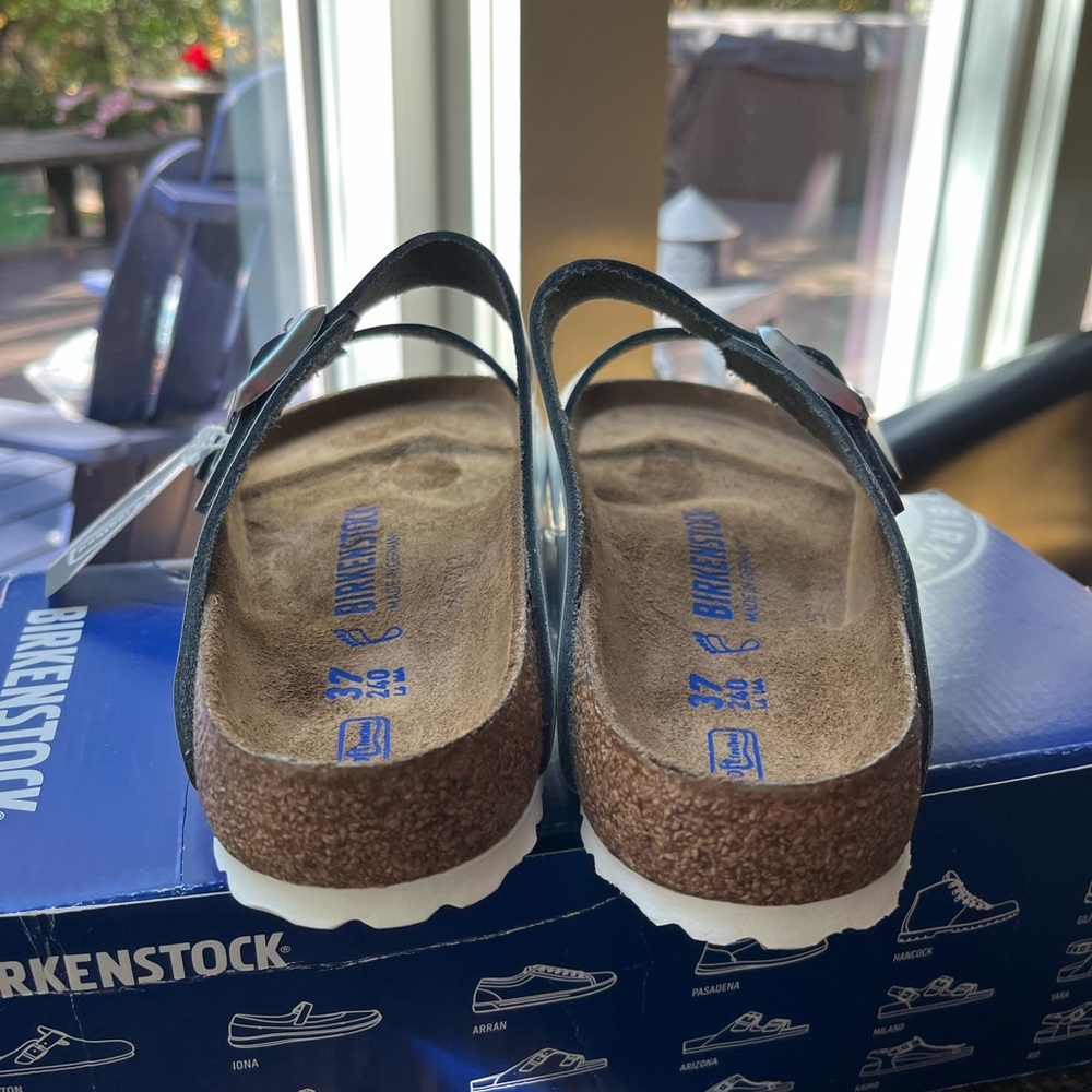 BIRKENSTOCK ARIZONA SOFT FOOTBED SANDALS IN METALLIC SILVER 37 6 - Picture 11 of 13